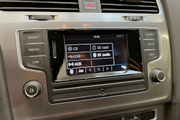 sininen Volkswagen Golf 2017 kuva 21.