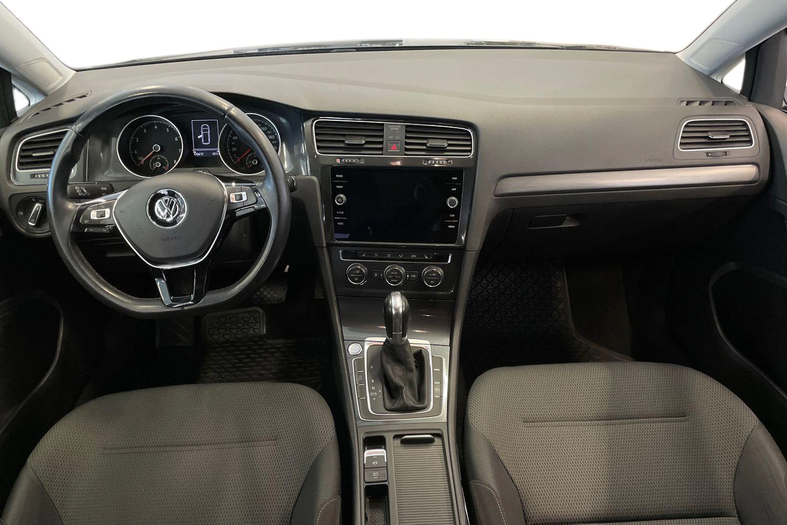 harmaa Volkswagen Golf 2017 kuva 7.