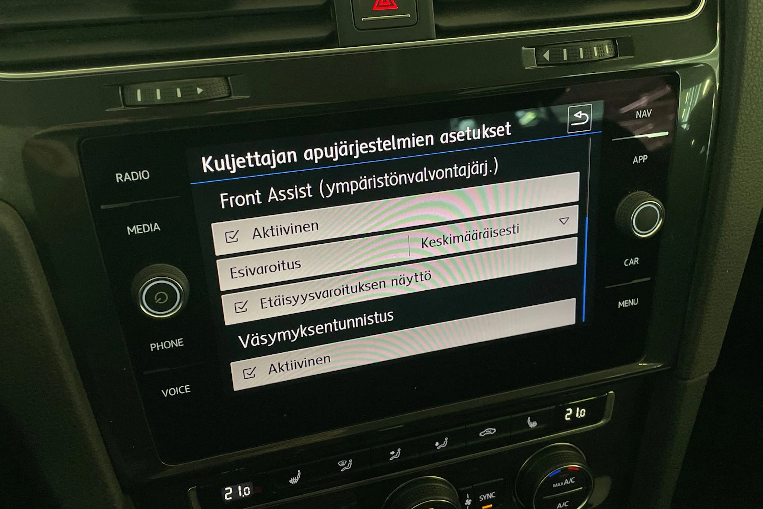 harmaa Volkswagen Golf 2017 kuva 18.