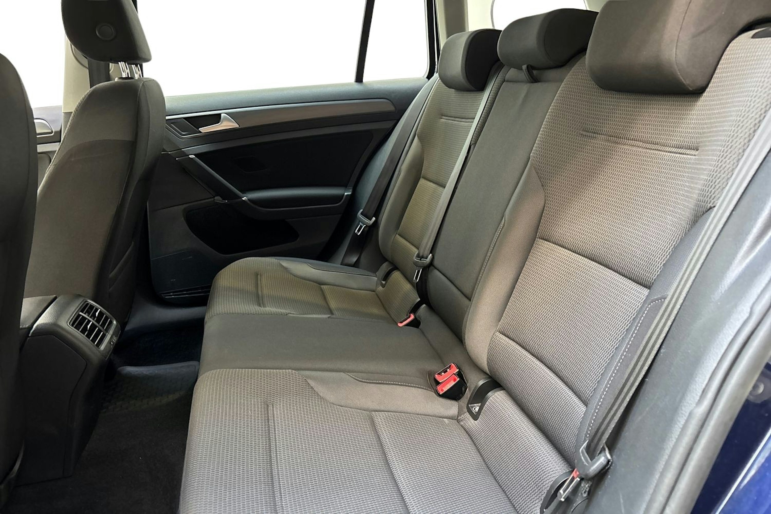 sininen Volkswagen Golf 2017 kuva 10.