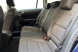 sininen Volkswagen Golf 2017 kuva 10.