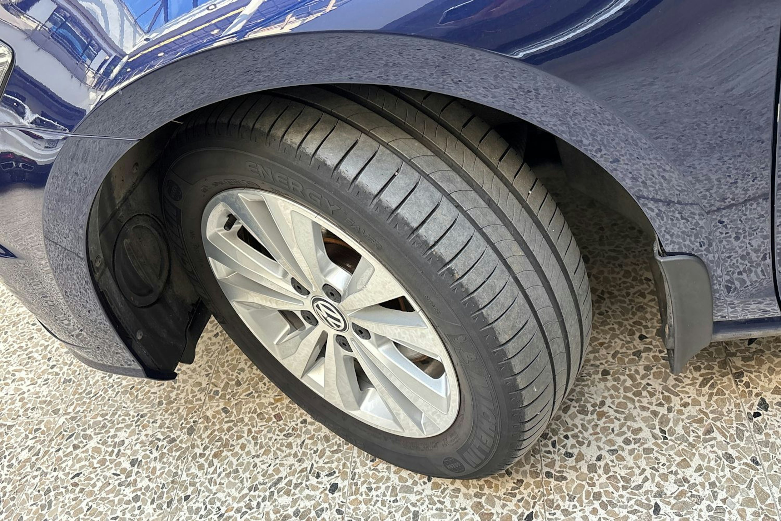 sininen Volkswagen Golf 2017 kuva 13.