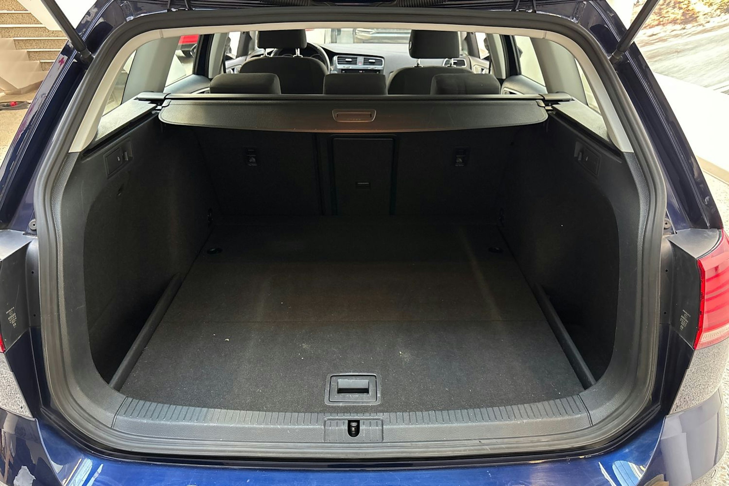 sininen Volkswagen Golf 2017 kuva 14.