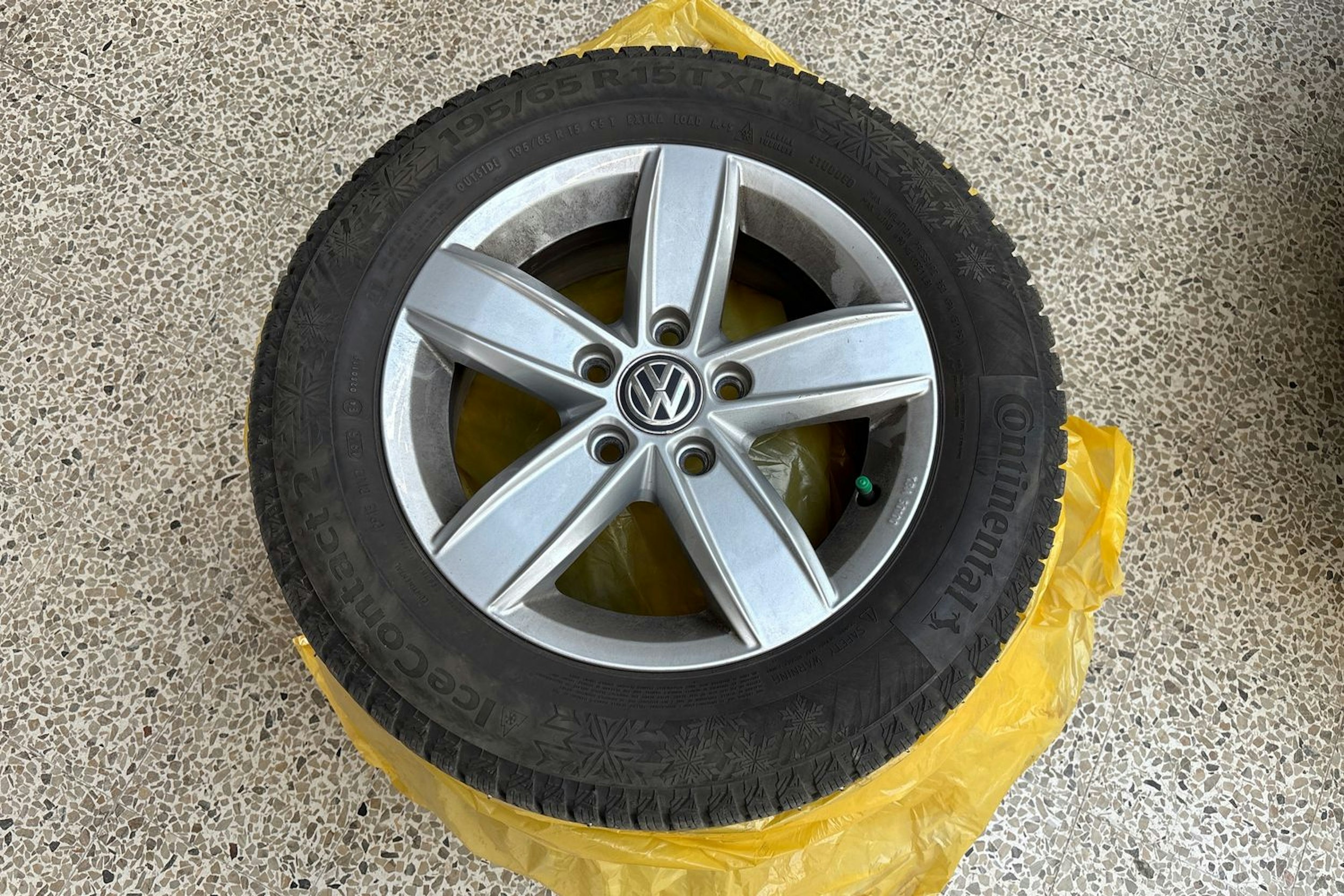 sininen Volkswagen Golf 2017 kuva 15.