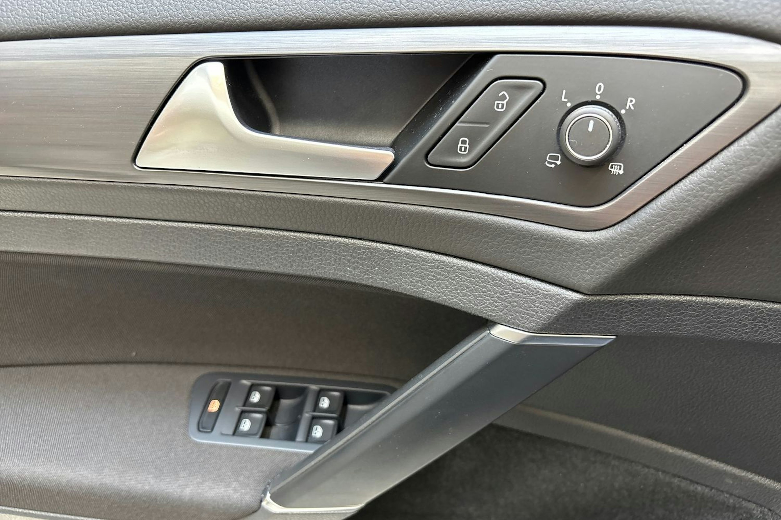 sininen Volkswagen Golf 2017 kuva 16.