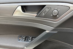sininen Volkswagen Golf 2017 kuva 16.