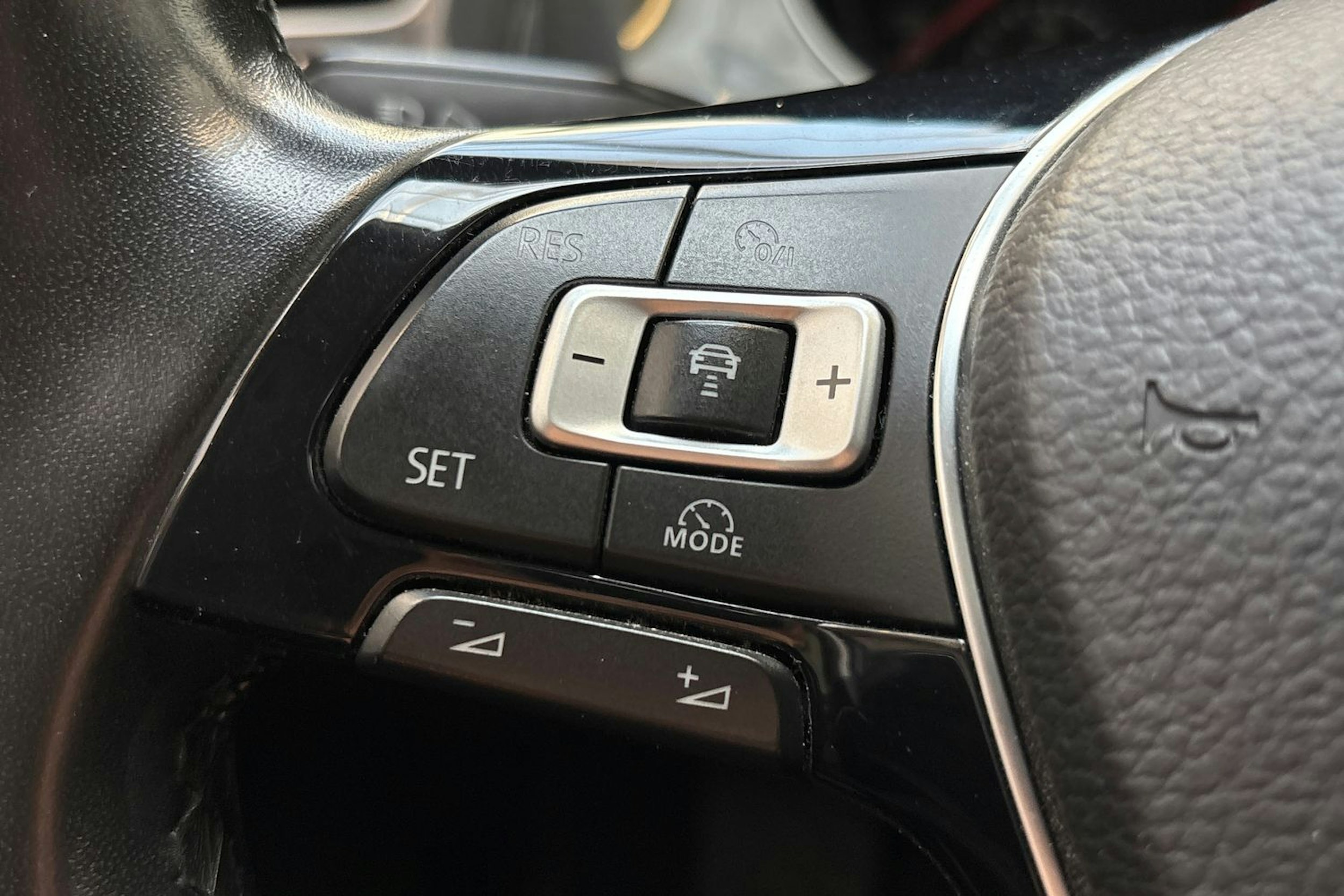 sininen Volkswagen Golf 2017 kuva 18.