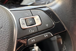 sininen Volkswagen Golf 2017 kuva 19.