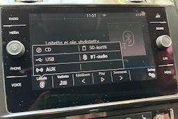 sininen Volkswagen Golf 2017 kuva 24.
