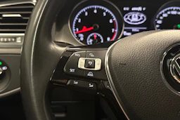 harmaa Volkswagen Golf 2018 kuva 13.