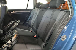 sininen Volkswagen Golf 2017 kuva 8.