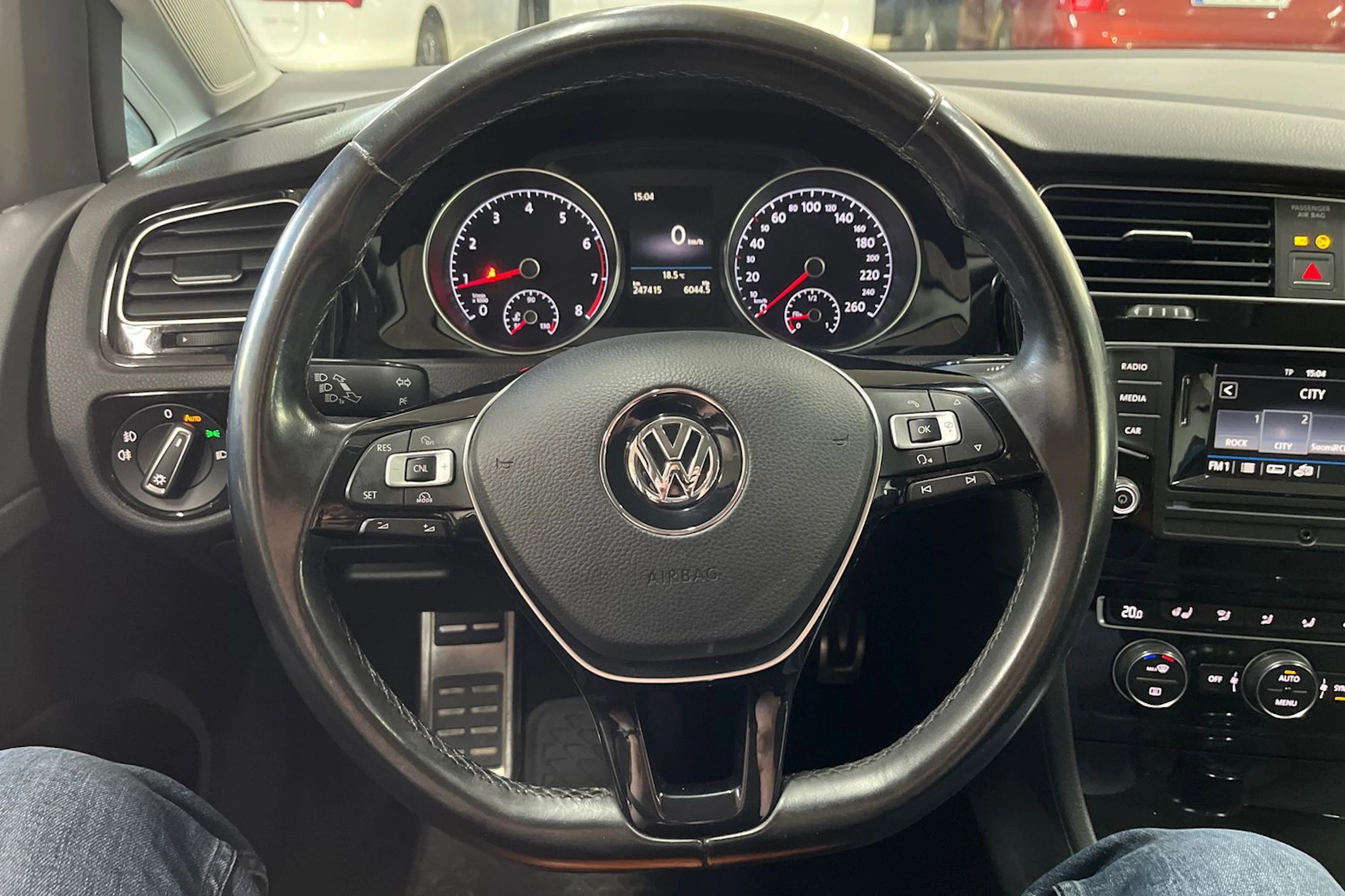 sininen Volkswagen Golf 2017 kuva 13.