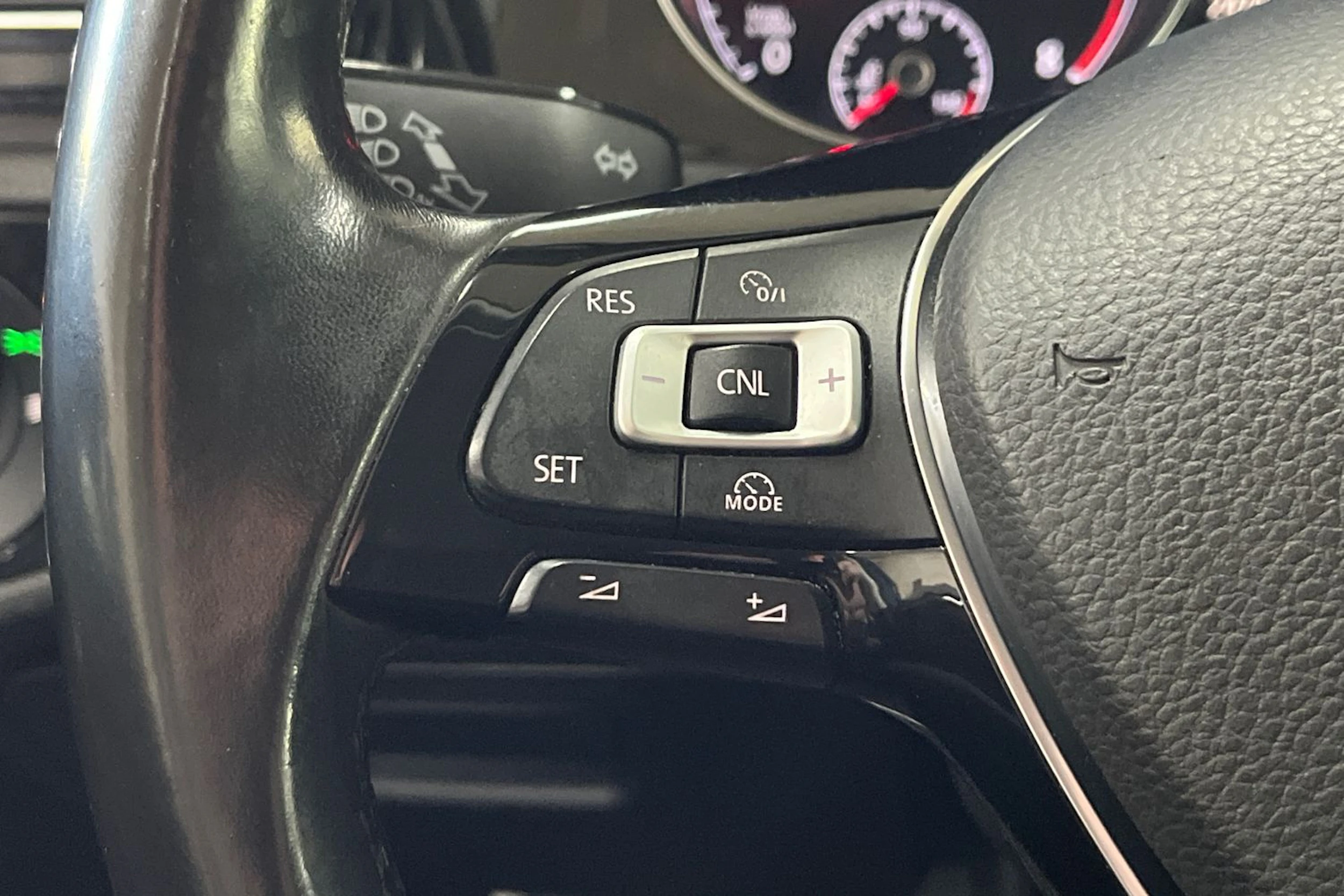 sininen Volkswagen Golf 2017 kuva 14.