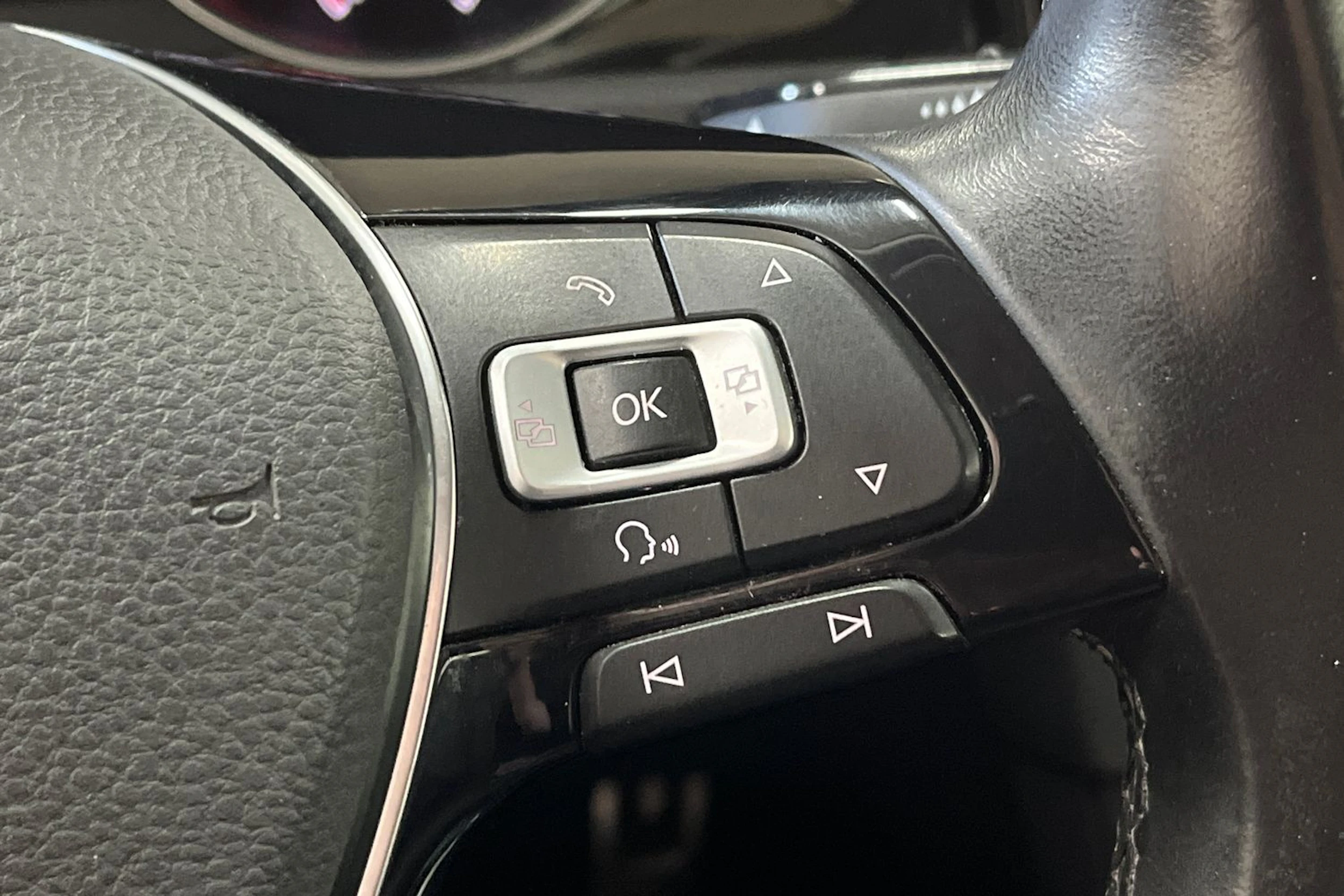 sininen Volkswagen Golf 2017 kuva 15.