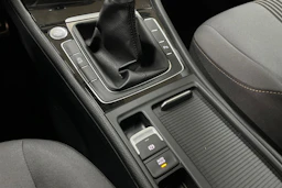 sininen Volkswagen Golf 2017 kuva 18.