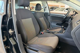 musta Volkswagen Golf 2017 kuva 6.