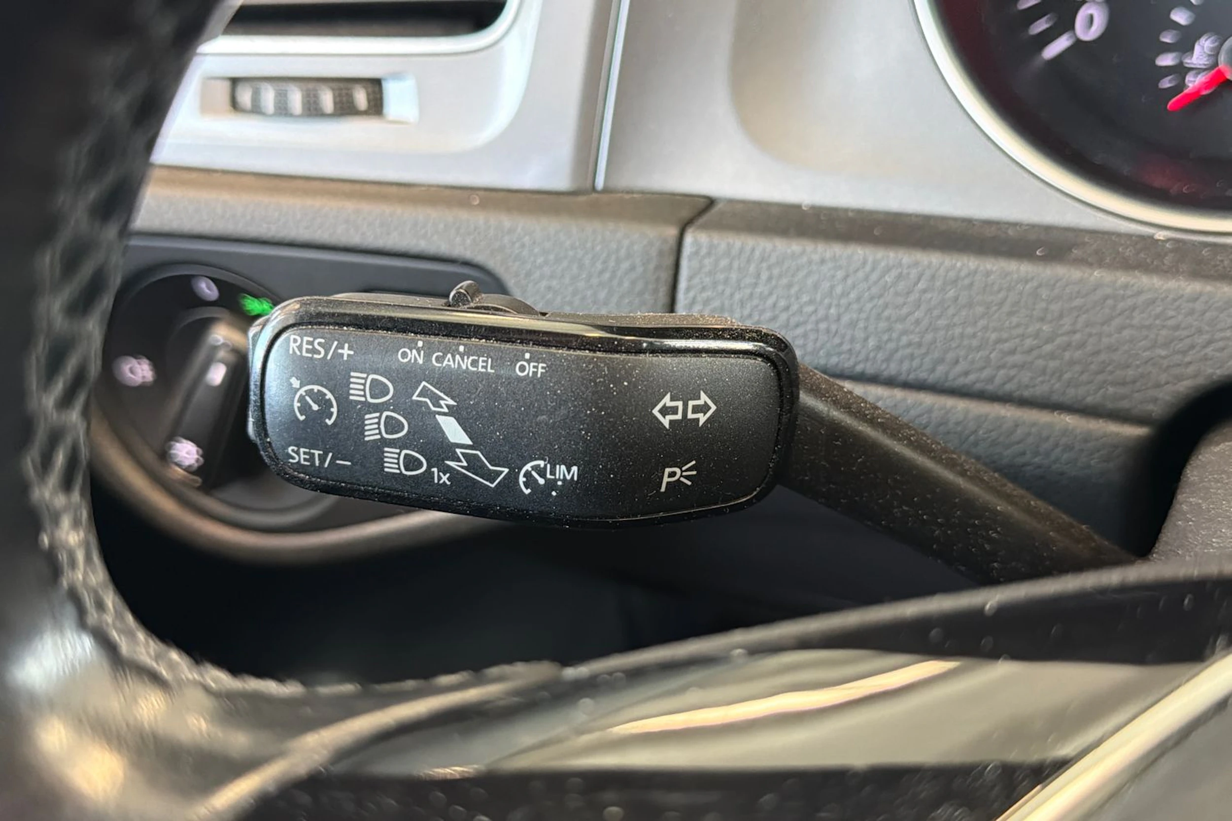 musta Volkswagen Golf 2017 kuva 10.