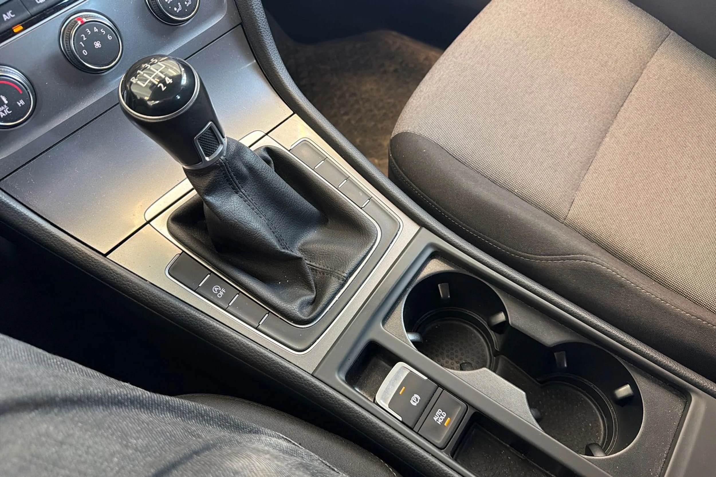 musta Volkswagen Golf 2017 kuva 13.