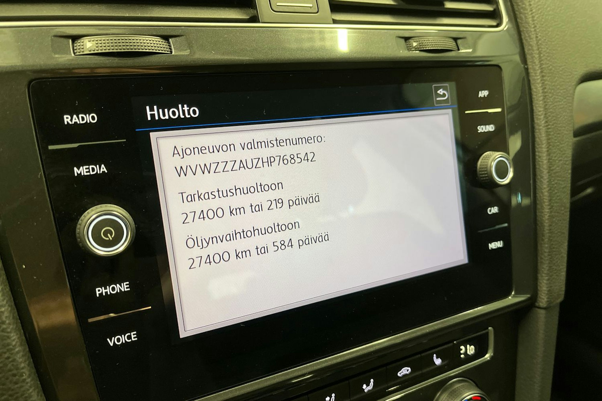 valkoinen Volkswagen Golf 2017 kuva 21.