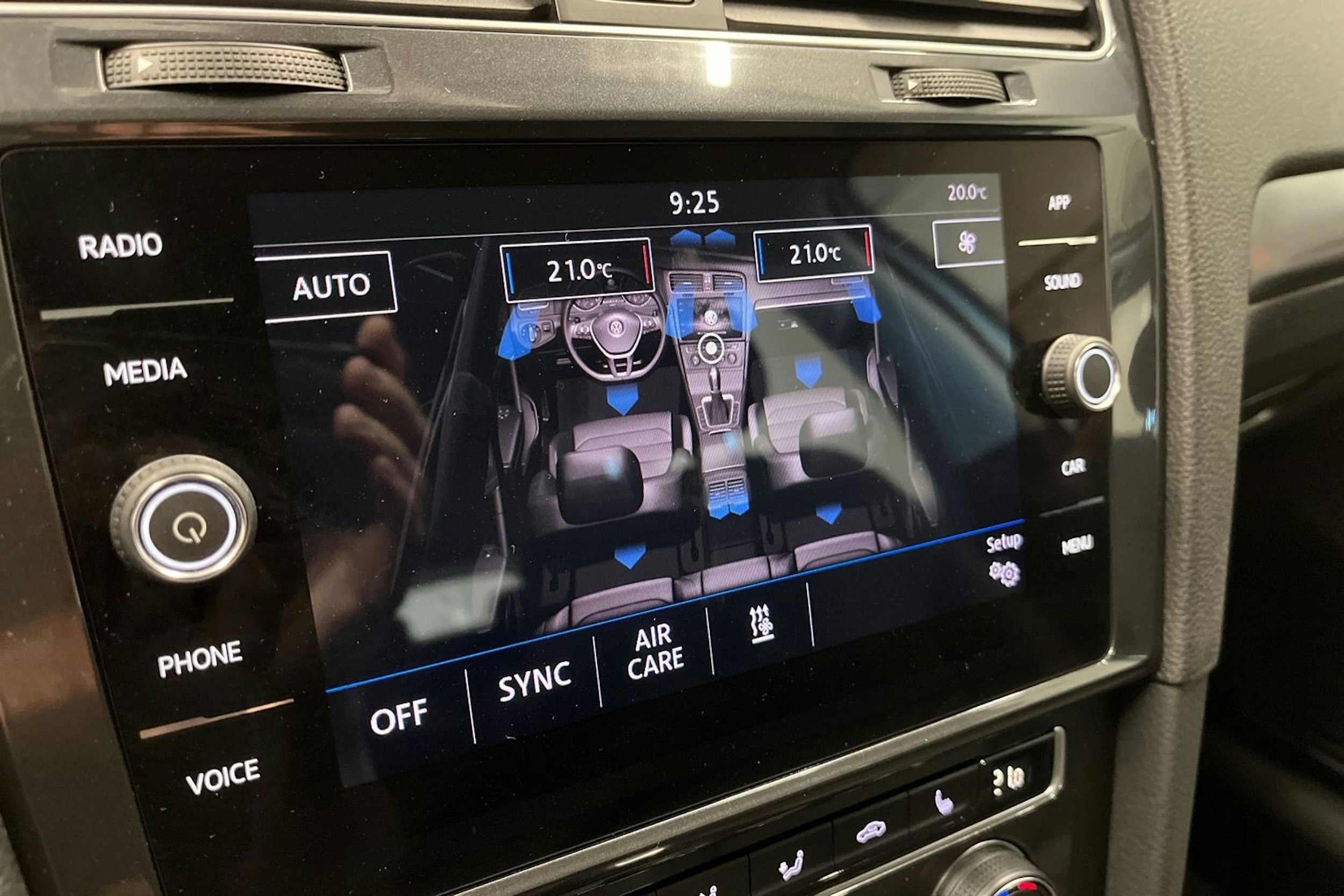 valkoinen Volkswagen Golf 2017 kuva 23.