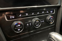valkoinen Volkswagen Golf 2017 kuva 25.