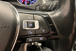valkoinen Volkswagen Golf 2017 kuva 28.