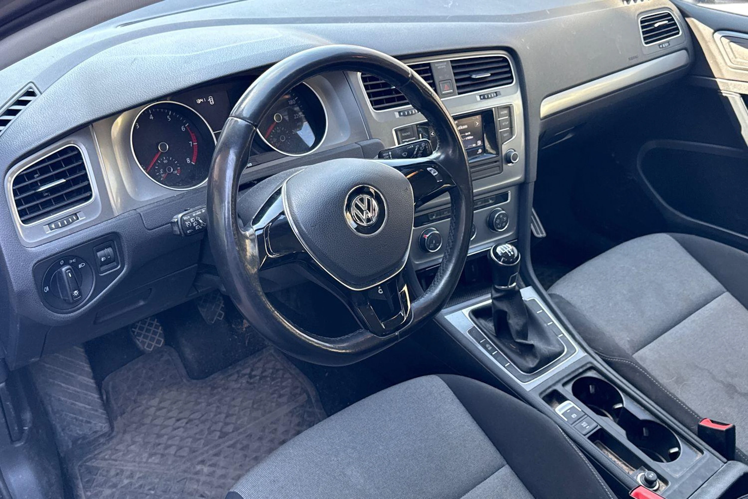 Sininen Volkswagen GOLF 2017 kuva 3.