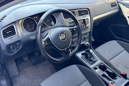 Sininen Volkswagen GOLF 2017 kuva 3.