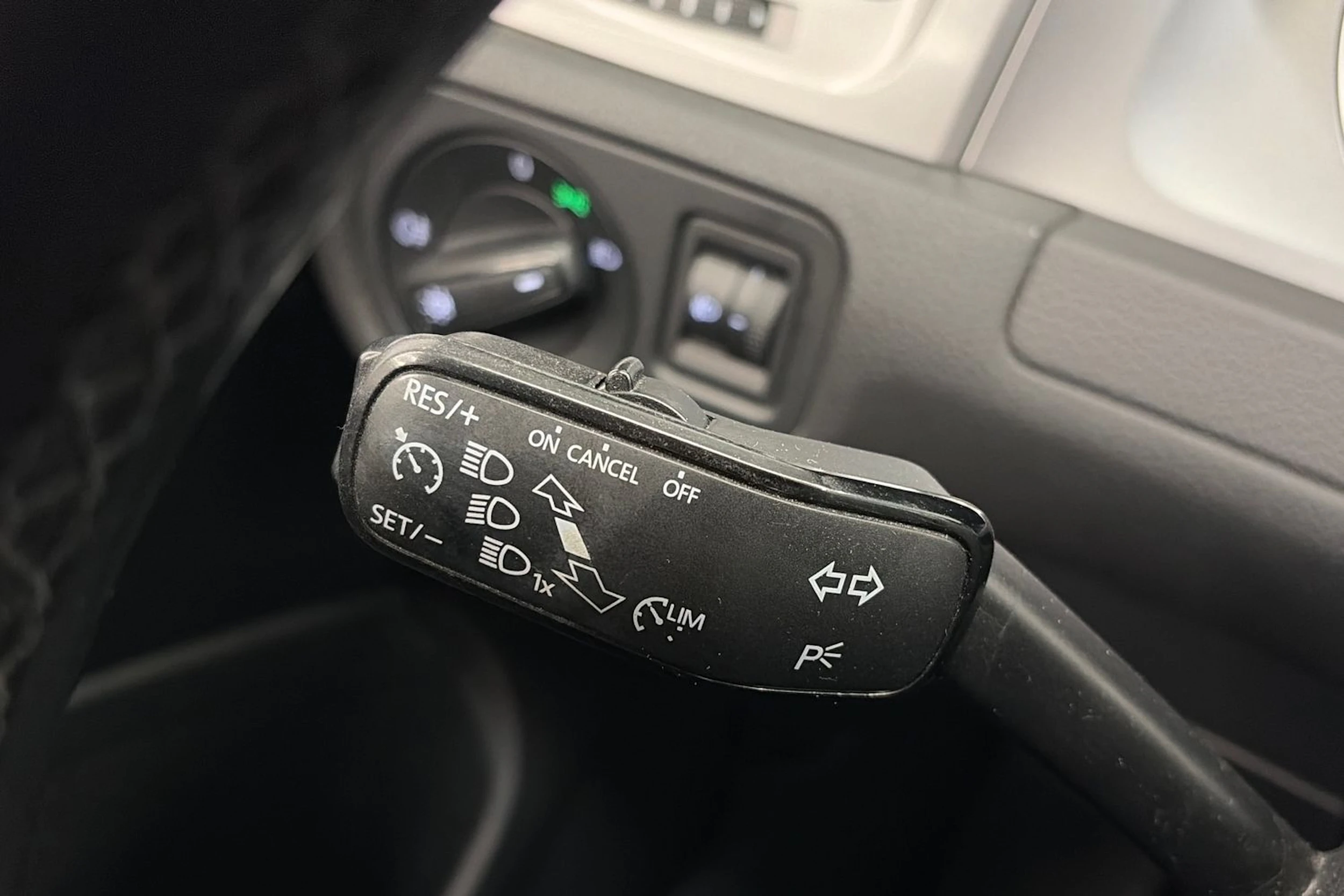 Sininen Volkswagen GOLF 2017 kuva 18.