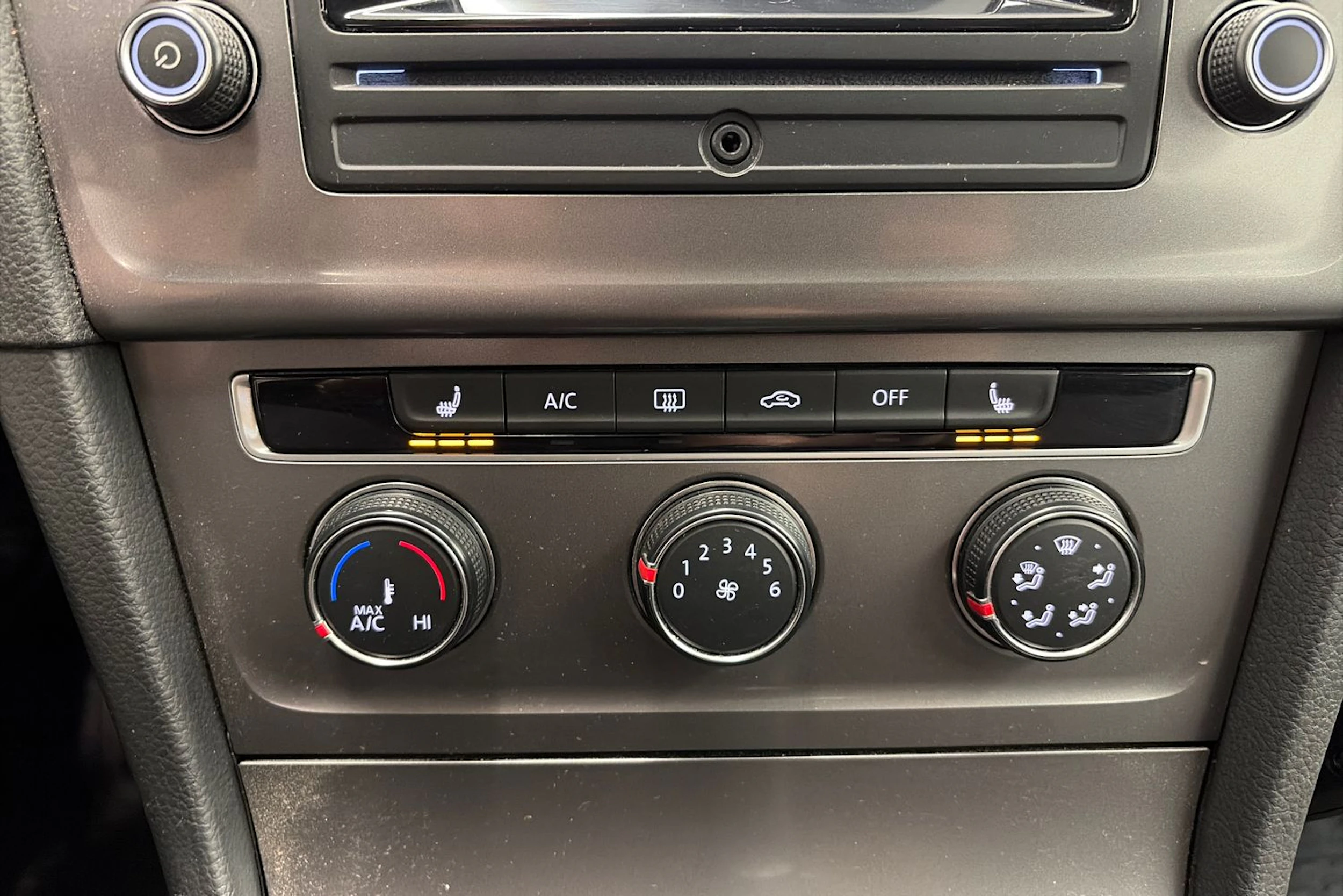 Sininen Volkswagen GOLF 2017 kuva 21.