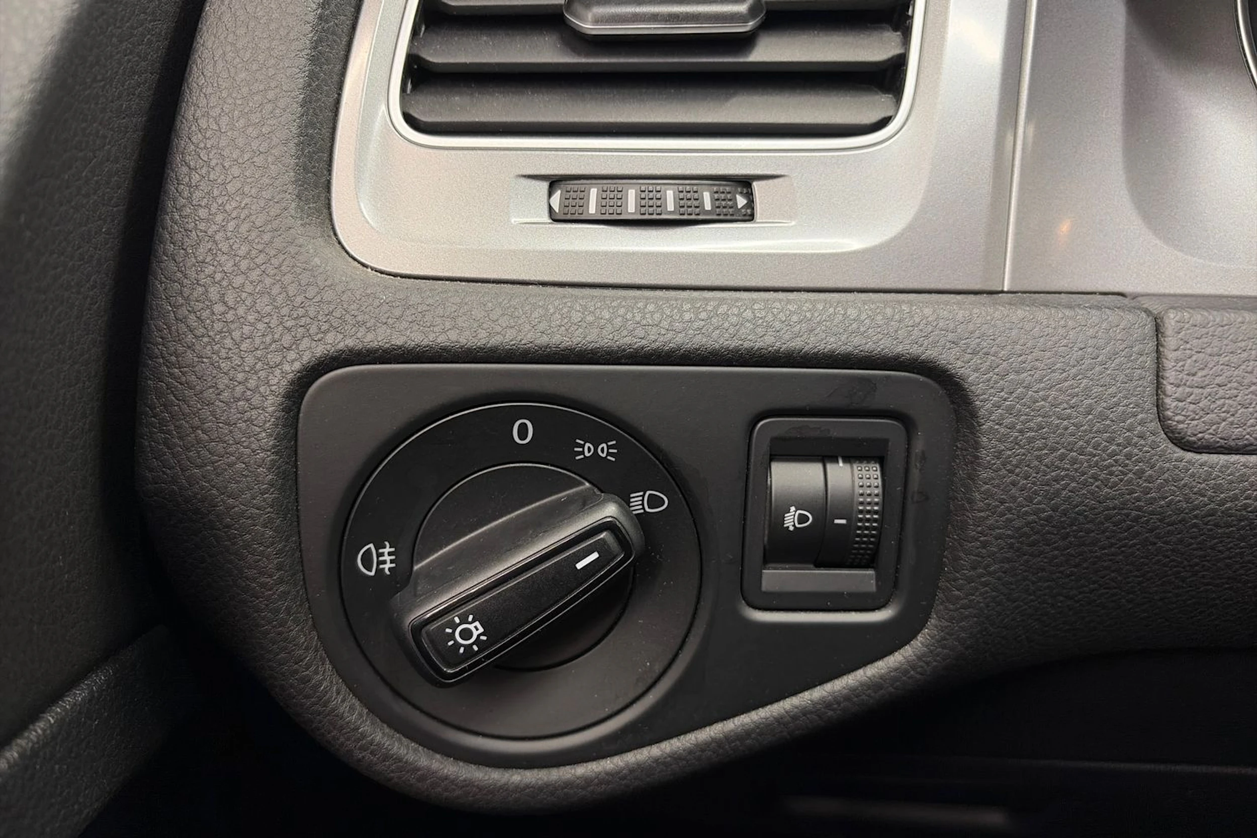 Sininen Volkswagen GOLF 2017 kuva 25.