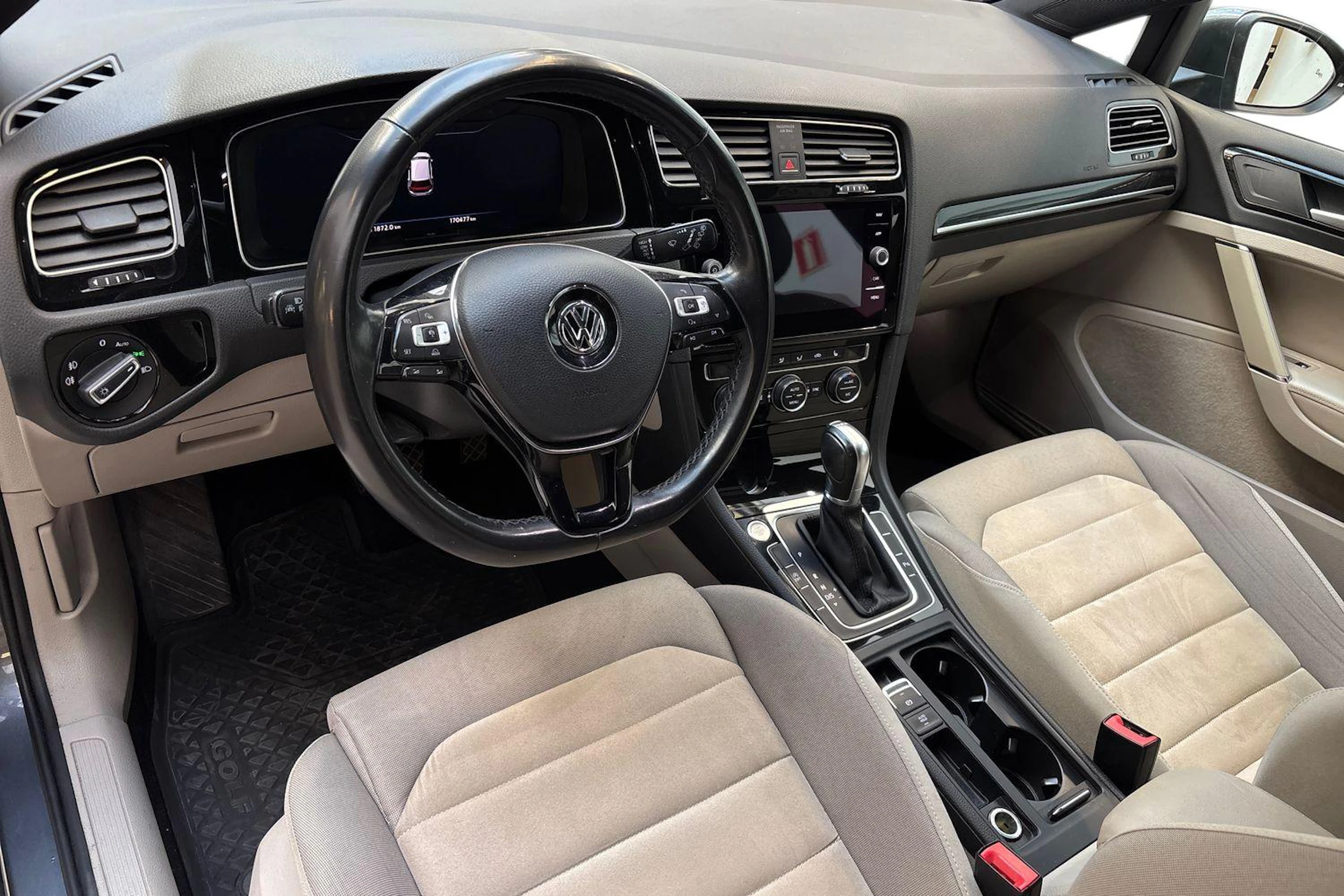 Harmaa Volkswagen GOLF 2017 kuva 8.
