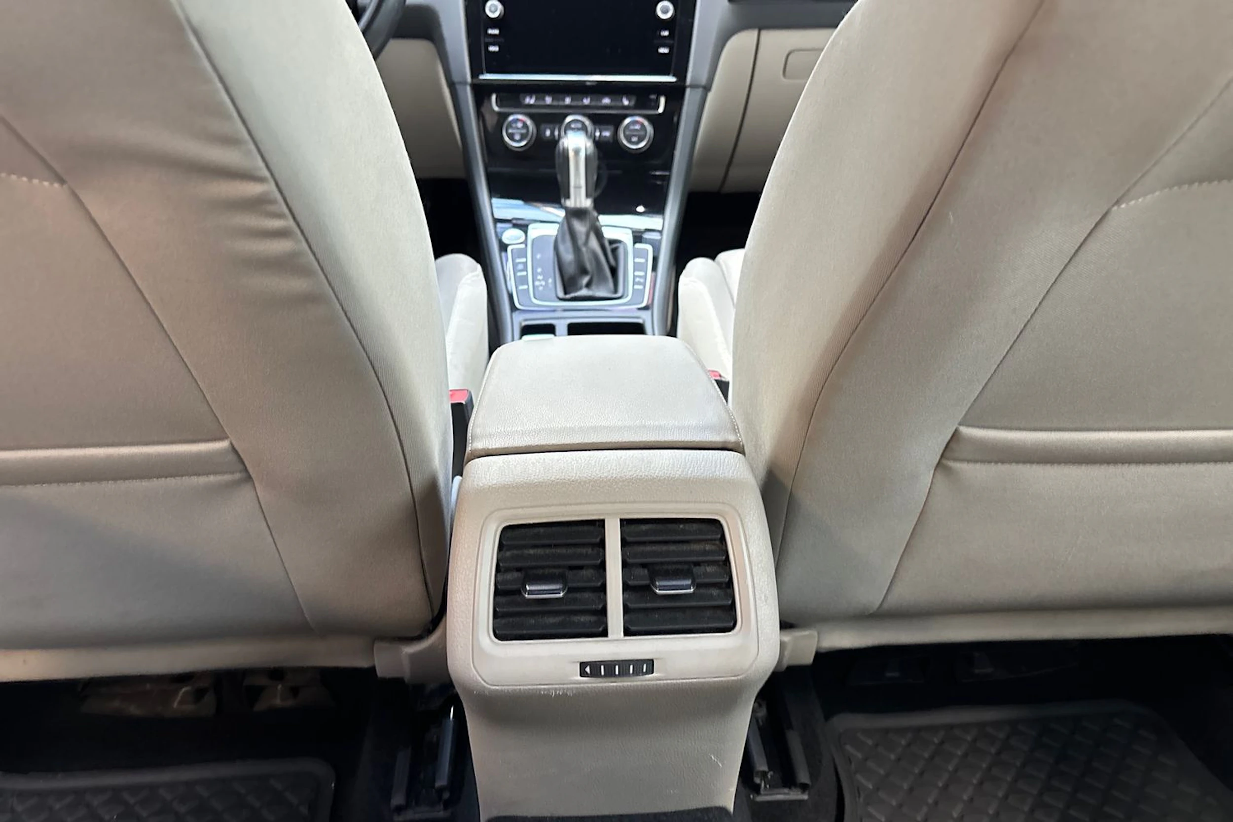 Harmaa Volkswagen GOLF 2017 kuva 17.