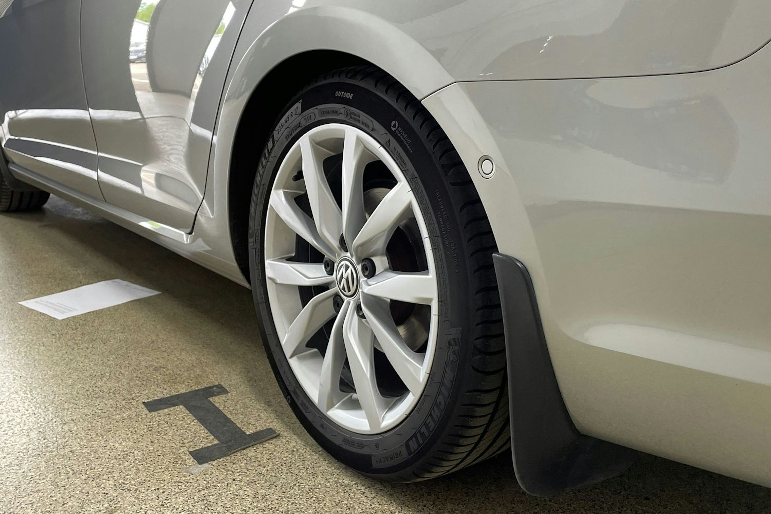 Harmaa Volkswagen GOLF 2017 kuva 13.