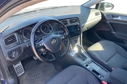 sininen Volkswagen Golf 2017 kuva 3.