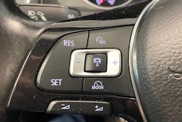 sininen Volkswagen Golf 2017 kuva 14.