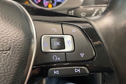 sininen Volkswagen Golf 2017 kuva 15.