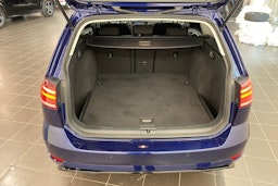 sininen Volkswagen Golf 2017 kuva 18.