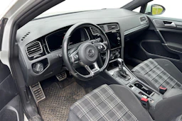 valkoinen Volkswagen Golf 2017 kuva 3.
