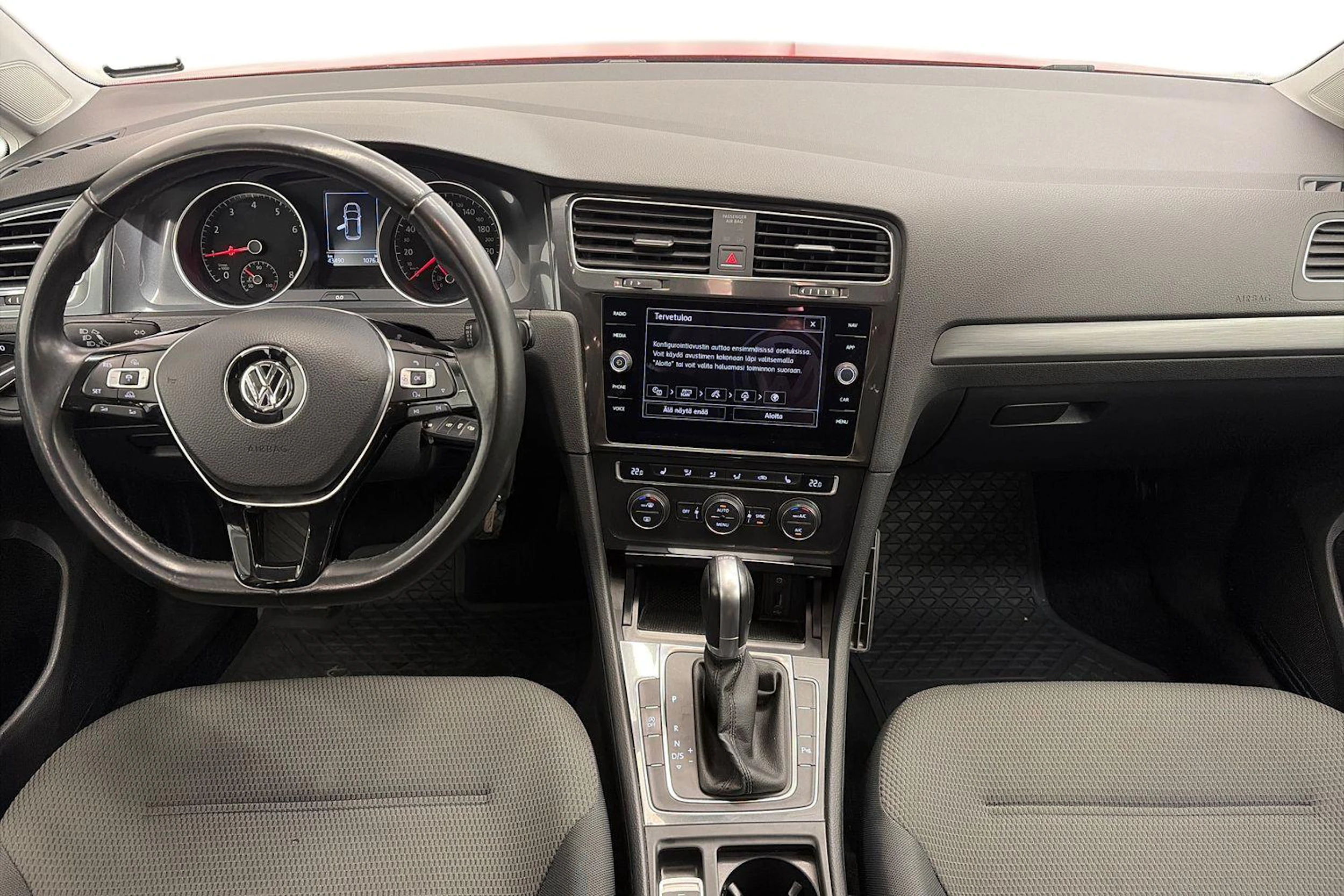 punainen Volkswagen Golf 2017 kuva 9.