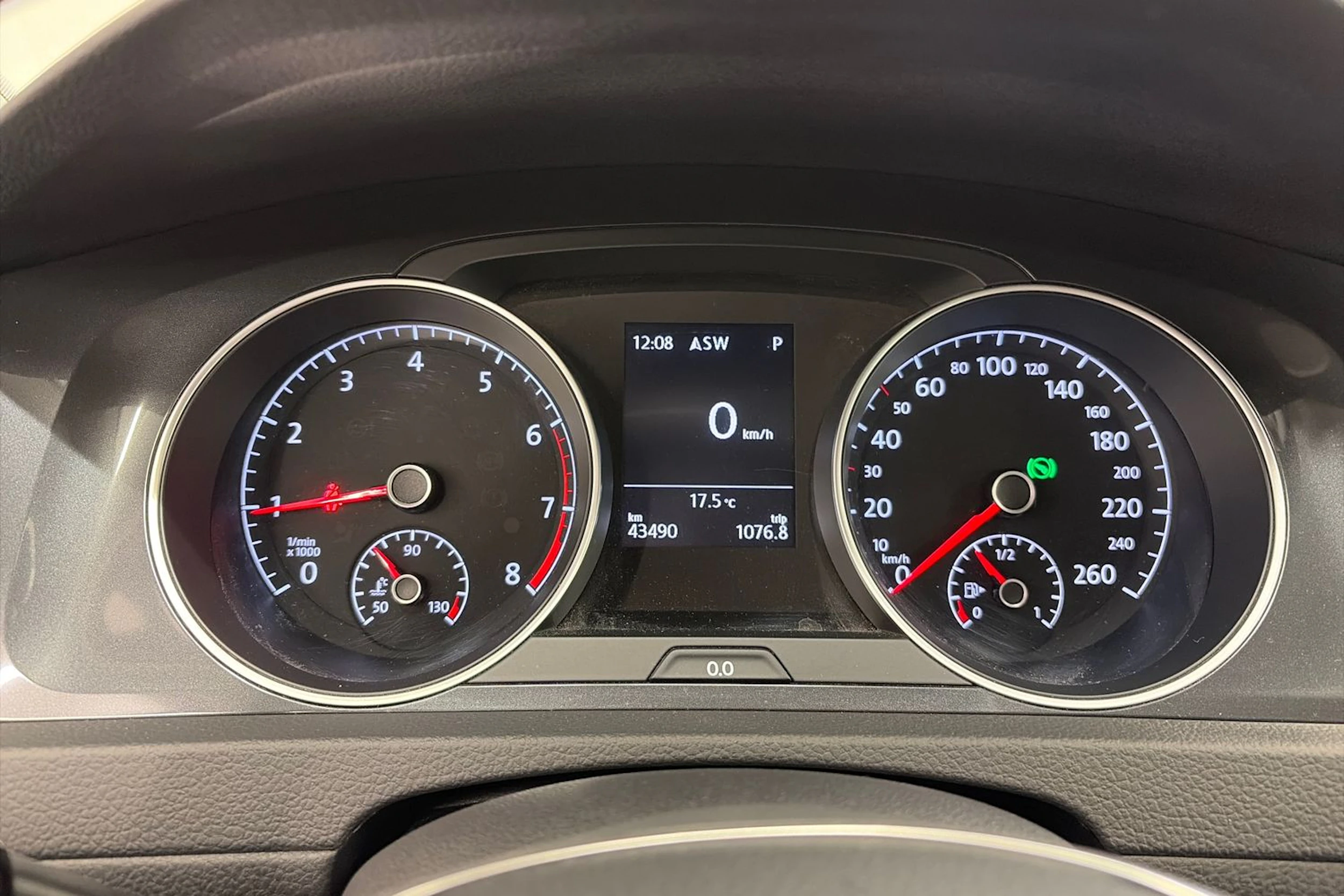 punainen Volkswagen Golf 2017 kuva 17.