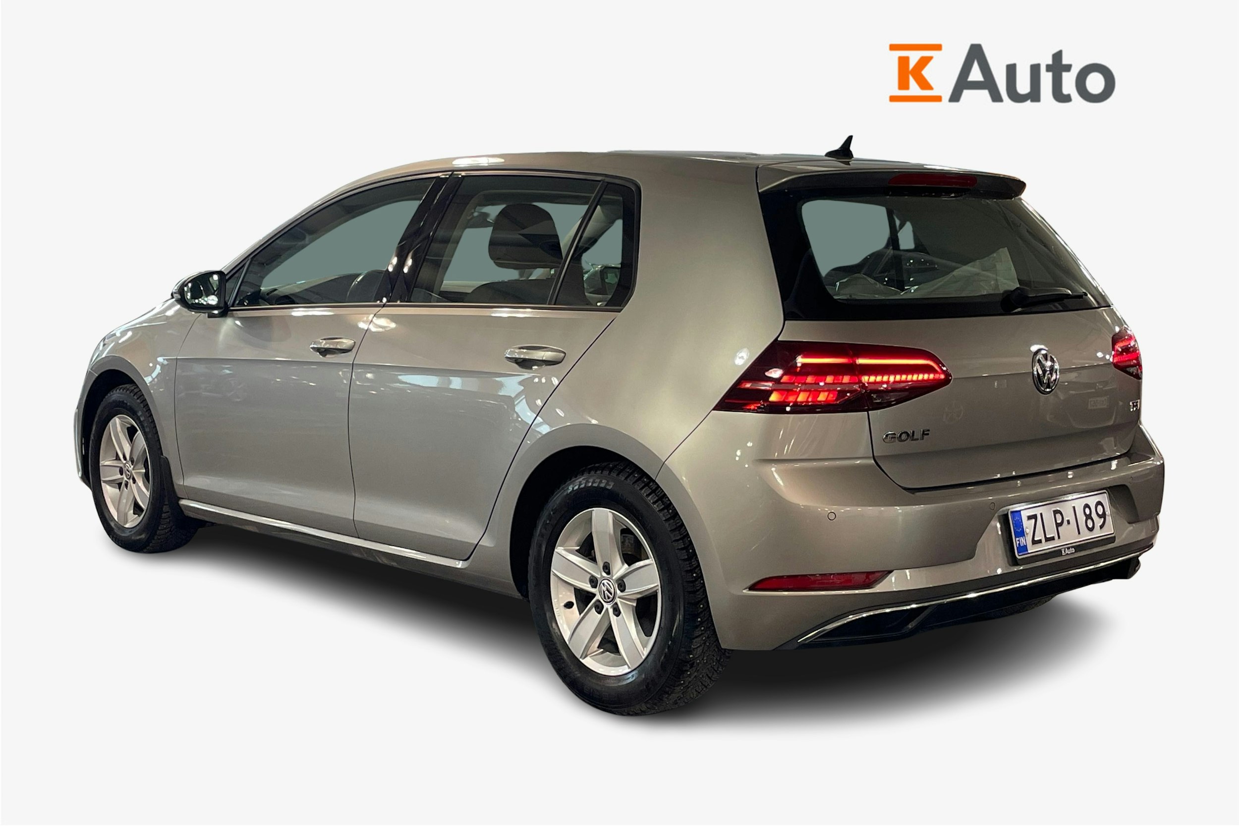 harmaa Volkswagen Golf 2017 kuva 2.