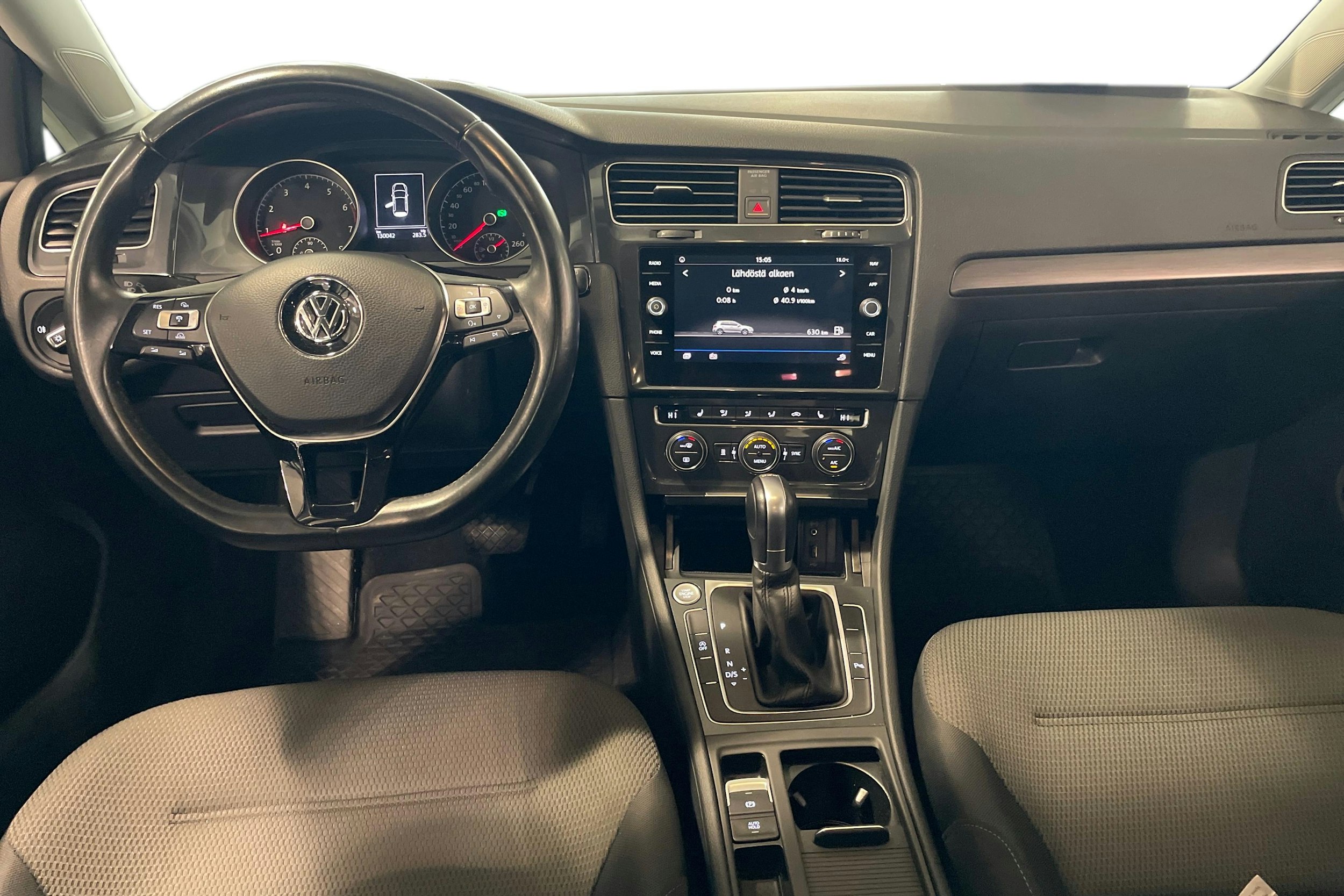 harmaa Volkswagen Golf 2017 kuva 7.