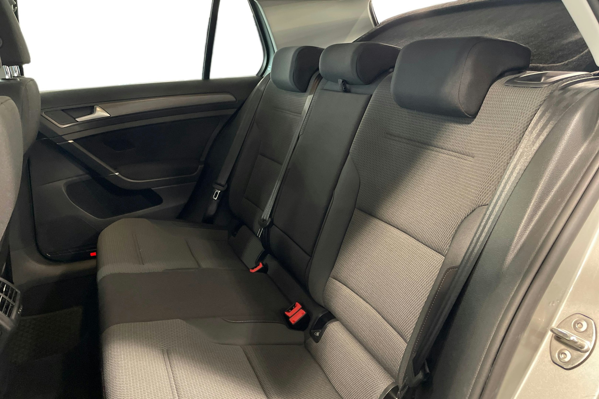 harmaa Volkswagen Golf 2017 kuva 8.