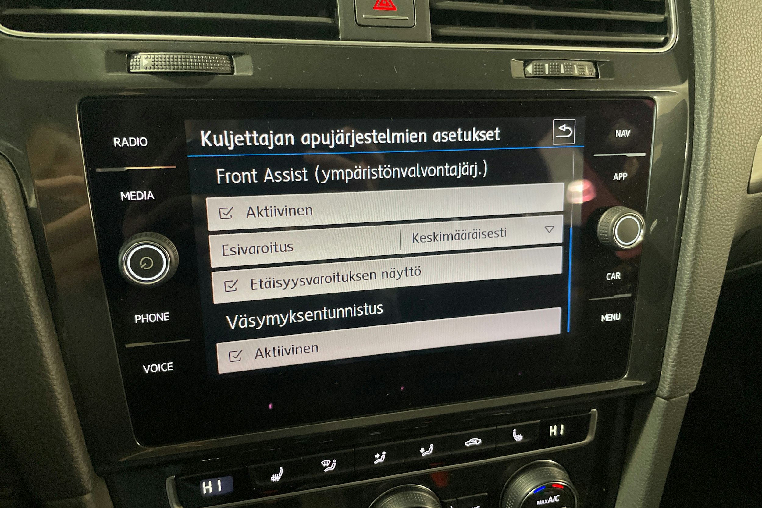 harmaa Volkswagen Golf 2017 kuva 18.