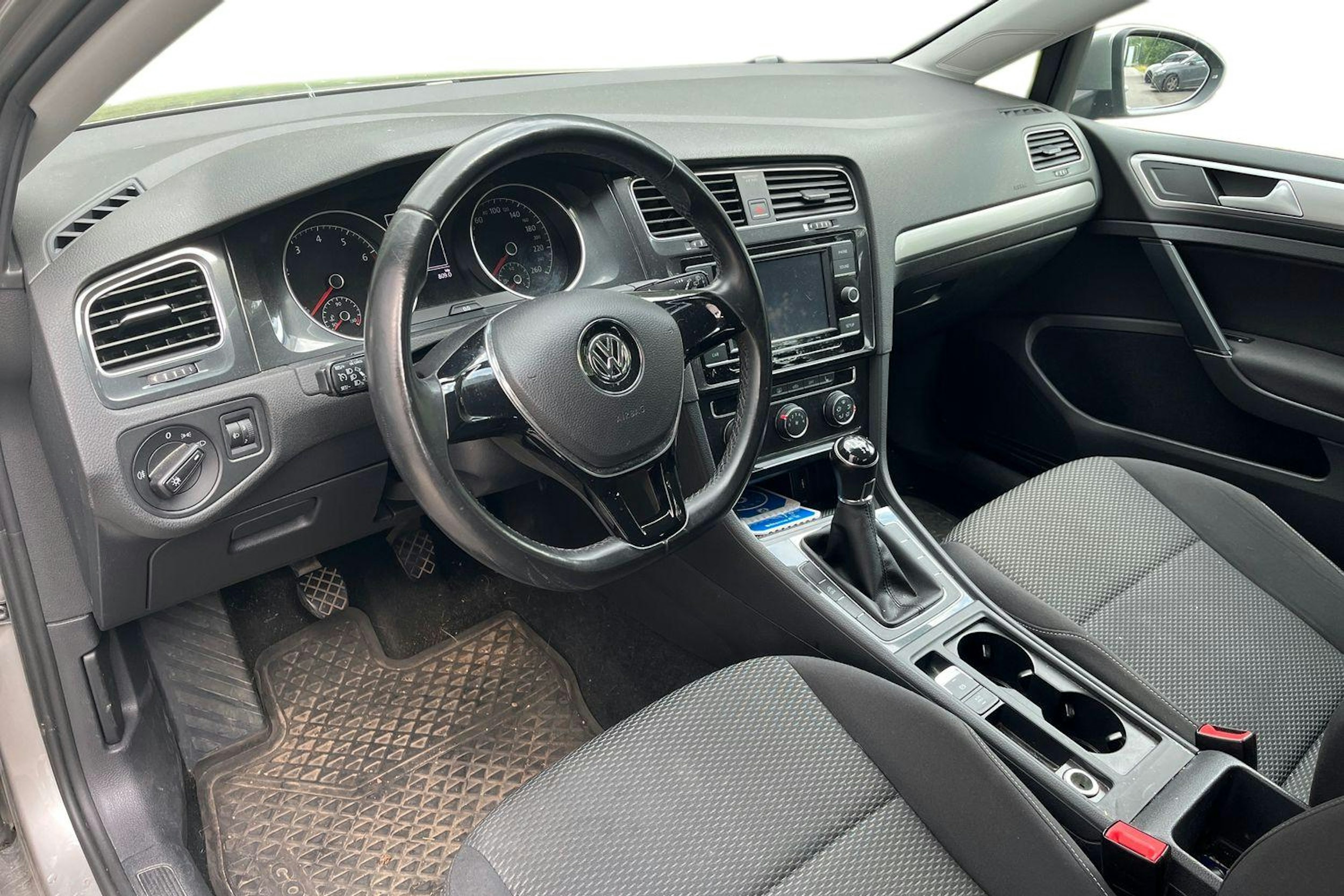 Harmaa Volkswagen GOLF 2017 kuva 3.