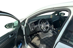valkoinen Volkswagen Golf 2018 kuva 3.