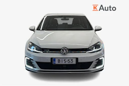 valkoinen Volkswagen Golf 2018 kuva 4.