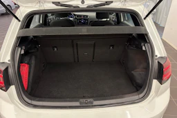 valkoinen Volkswagen Golf 2018 kuva 11.