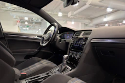 valkoinen Volkswagen Golf 2018 kuva 13.